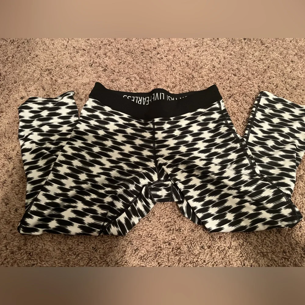 Nike Dri-fit‎ Black And White Leggings | NWOT | Size M